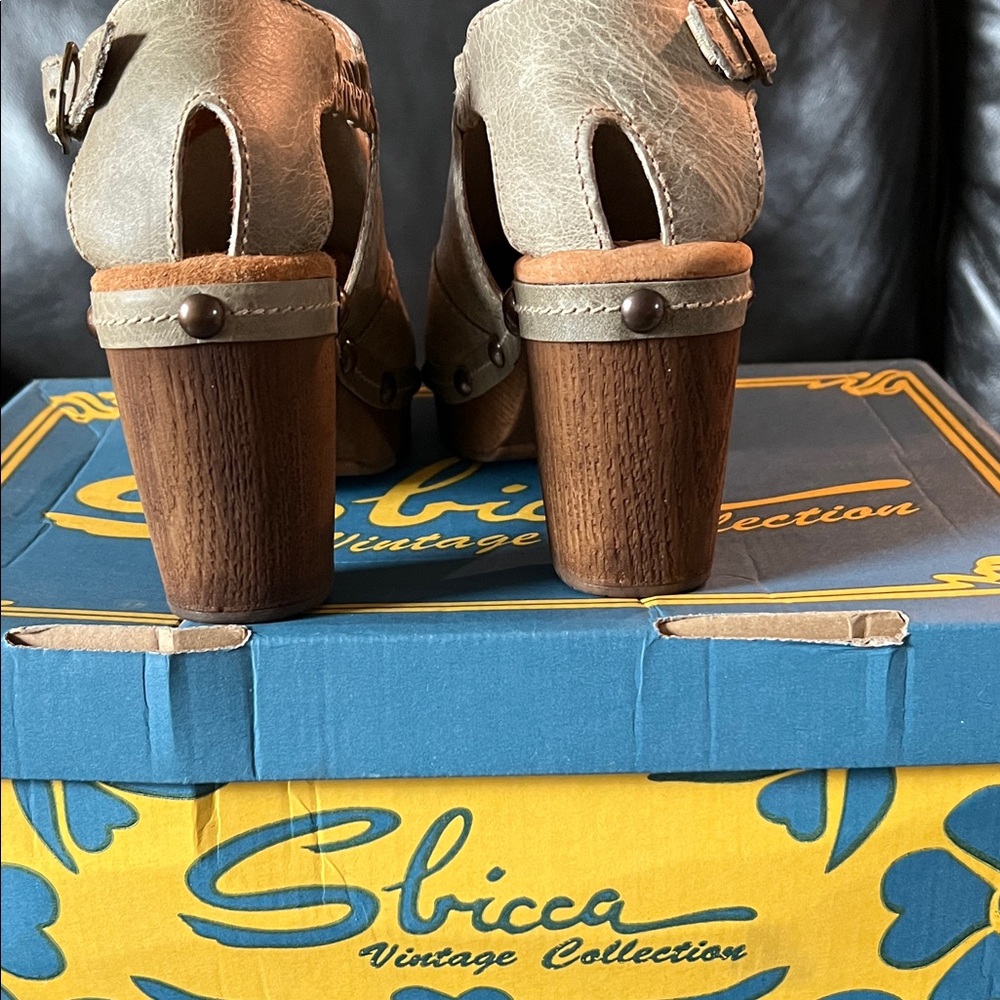Sbicca Beige Leather Mules with Wooden Heel (Brand New) - Picture 5 of 9